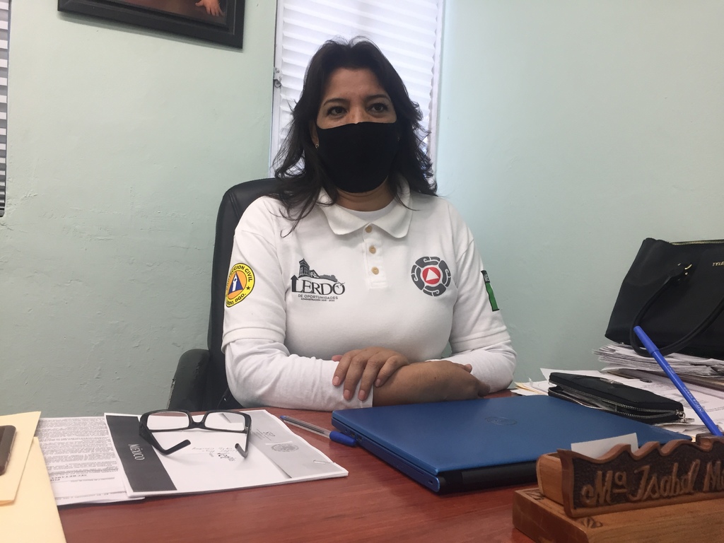Tras el fallecimiento de Vicente García, Isabel Macías asumió la dirección de Protección Civil del municipio de Lerdo. (GUADALUPE MIRANDA)