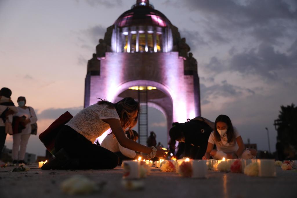 México llega a este 8 de marzo con alarmantes cifras de violencia de género pese a la pandemia a la vez que aumentan las denuncias y la protesta social en un país con casi 1,000 feminicidios en 2020. (EFE)