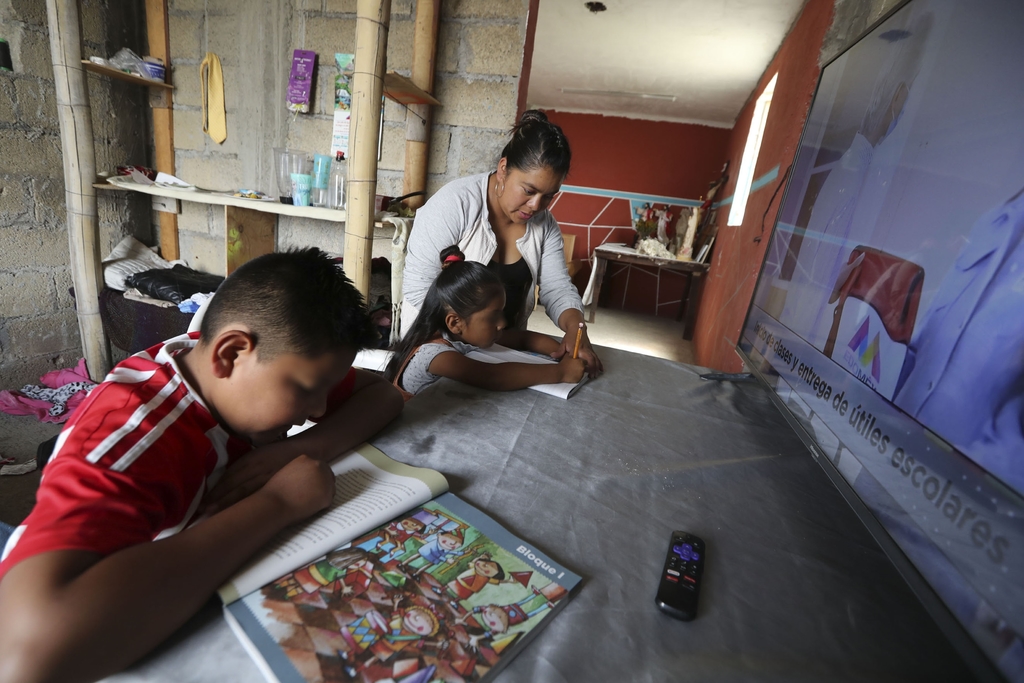 En los municipios que conforman la región Lagunera de Coahuila cerca de 200 mil estudiantes cursan la educación básica. (ARCHIVO)