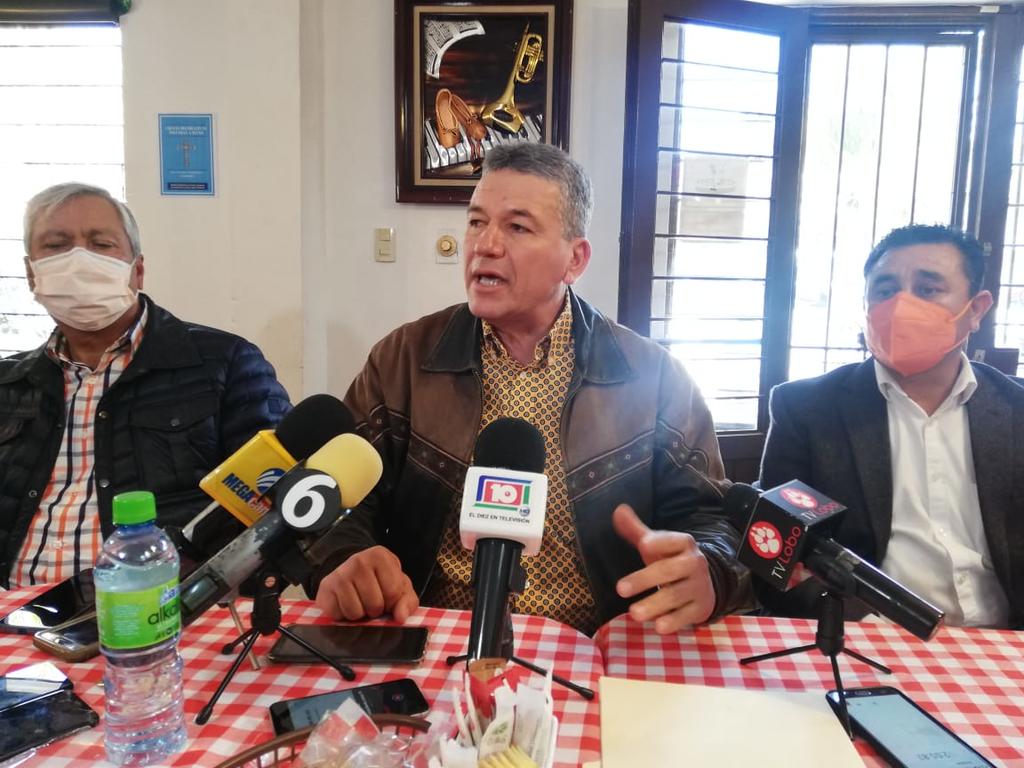Esta mañana el exalcalde de Lerdo, Carlos Aguilera Andrade anunció su salida del Partido Revolucionario Institucional (PRI) y su llegada a Movimiento Ciudadano.
(EL SIGLO DE TORREÓN)