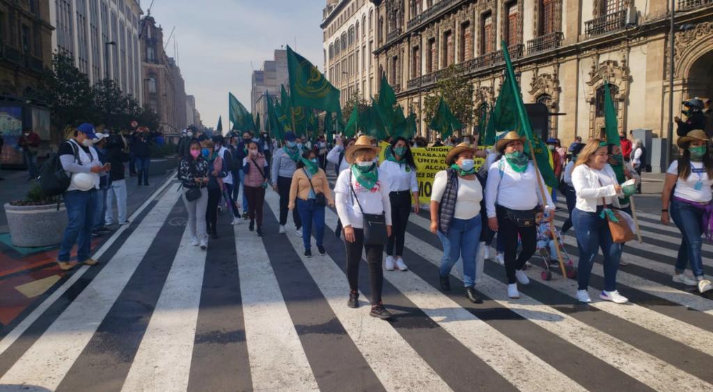 Se tiene previsto que hoy, alrededor de las 15:30 horas, varios contingentes feministas se concentren en el Monumento a la Revolución y después marchen al Zócalo capitalino. (ESPECIAL)