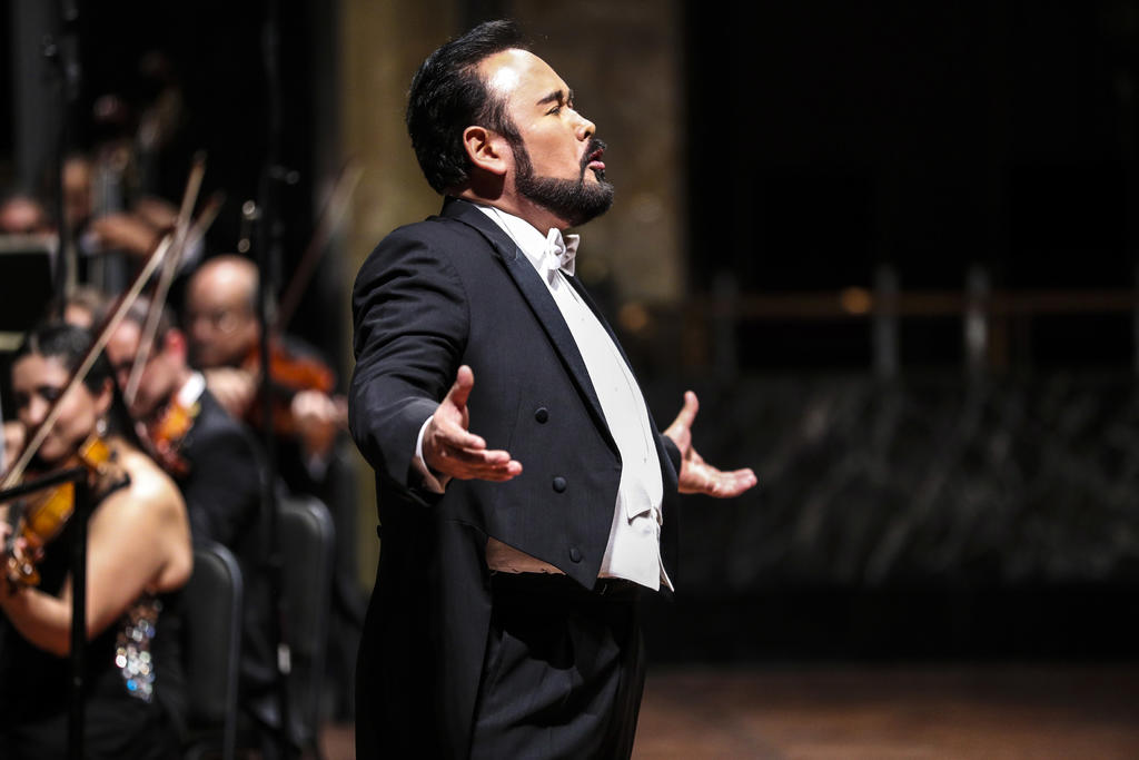 El tenor mexicano Javier Camarena llegará al Teatro Bolshói de Moscú por primera vez este martes con la gala 'Primavera. Amor. Ópera', organizada por el tenor español Plácido Domingo. (ARCHIVO) 