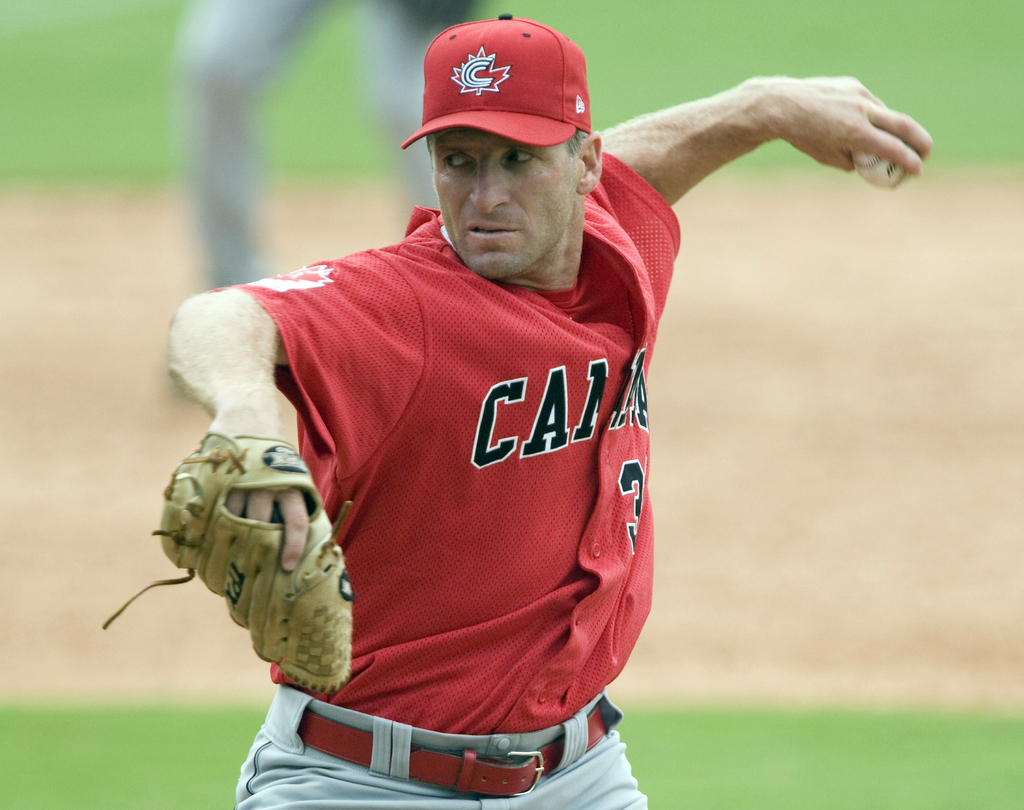 Rheal Cormier, lanzador zurdo que jugó 16 temporadas en las Grandes Ligas, falleció ayer a causa del cáncer. (ARCHIVO)