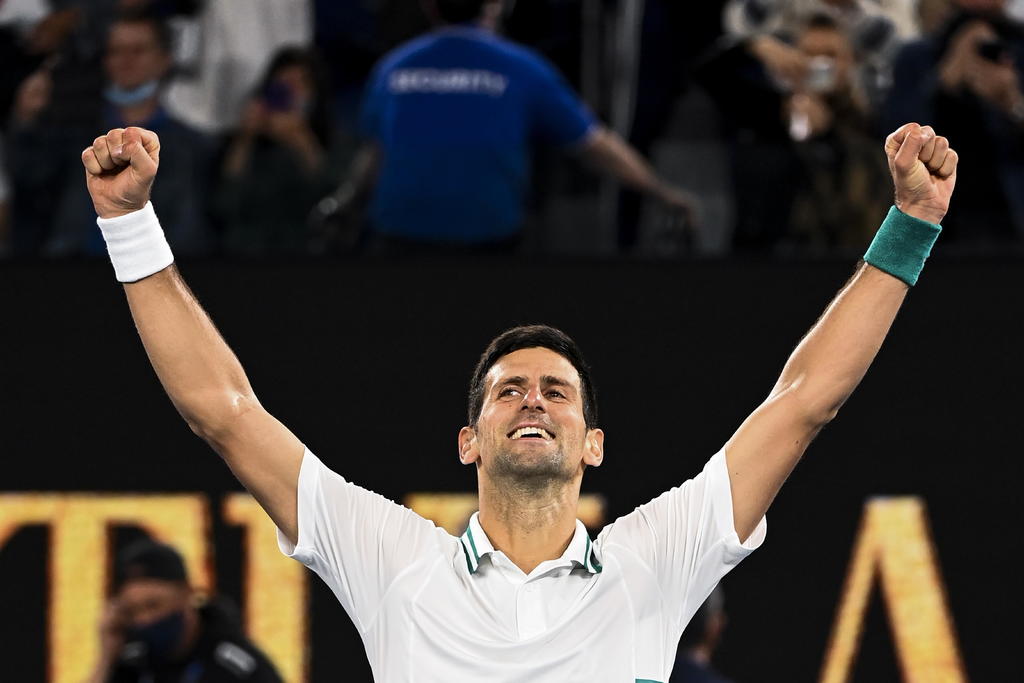 Novak Djokovic llegó a 311 semanas como número uno en el ránking de la ATP, superando la marca de 310 de Roger Federer. (EFE)