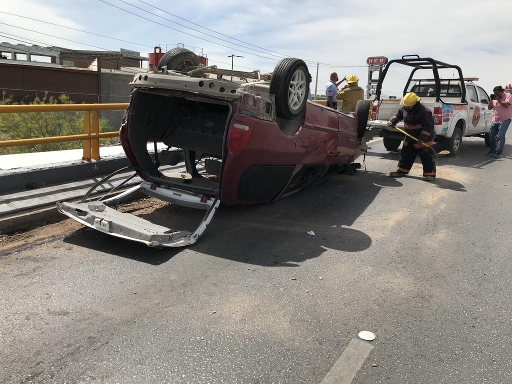 Los hechos ocurrieron cerca de las 11:40 horas sobre la carretera Torreón-San Pedro, en los carriles de circulación rumbo al TSM. (EL SIGLO DE TORREÓN)