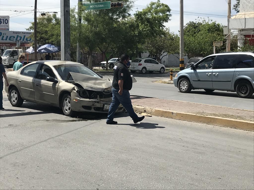 La unidad fue impactada en su costado lateral derecho por un automóvil Dodge Neón, color café, que se desplazaba sobre la calzada Moctezuma.
(EL SIGLO DE TORREÓN)