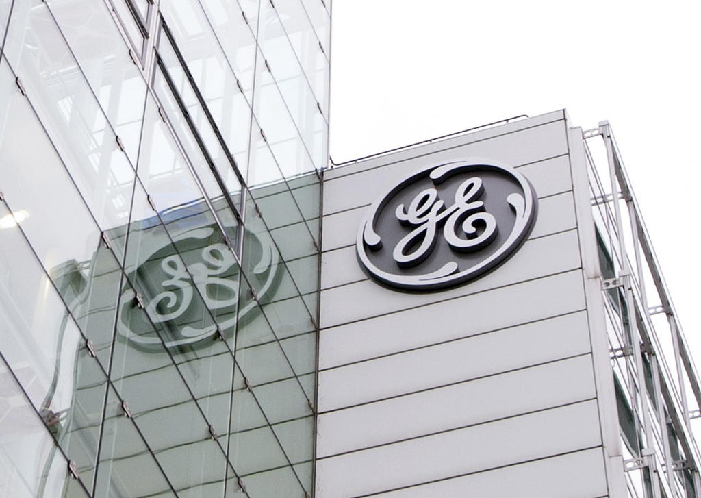 El grupo estadounidense General Electric (GE) confirmó este miércoles la venta de su negocio de alquiler de aviones a la compañía irlandesa AerCap y el futuro cierre de su unidad GE Capital, su negocio de préstamos que estuvo a punto de hacer quebrar la compañía durante la crisis financiera de 2008. (ARCHIVO)