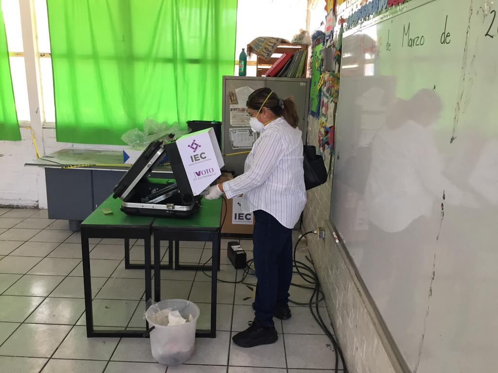 La Sala Superior del Tribunal Electoral del Poder Judicial de la Federación (TEPJF) aprobó el voto presencial en urnas electrónicas en 50 casillas en Coahuila y Jalisco con lo que confirmó el acuerdo del Instituto Nacional Electoral (INE). (ARCHIVO)