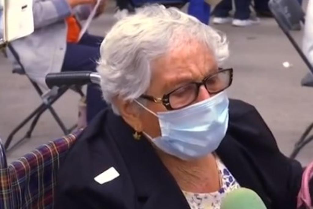 Mediante TikTok se compartió el segmento de una entrevista de Imagen Televisión a una anciana que acababa de recibir la vacuna contra el COVID-19 en México. (Especial) 
