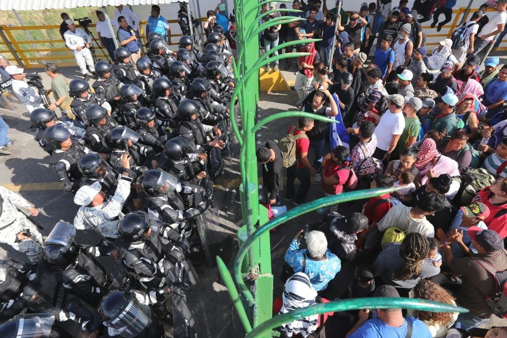 Más de 130 menores han tenido que esperar 10 días bajo custodia de la Patrulla Fronteriza.