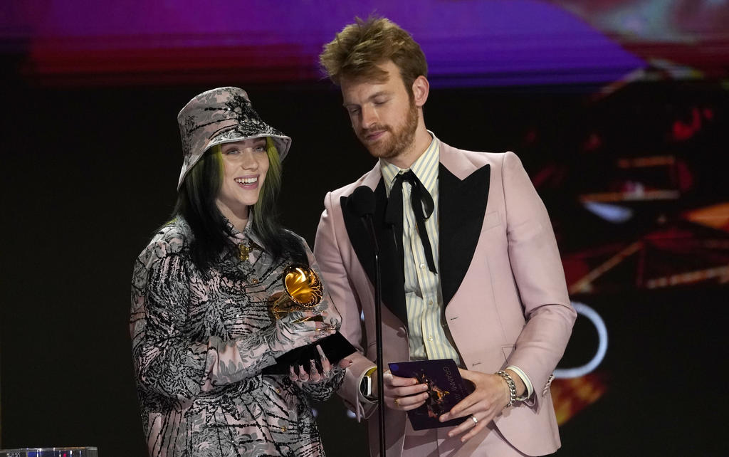 Billie Eilish ganó hoy el premio a la grabación del año con 'Everything I Wanted' en la 63 edición de los Grammy, que se ha celebrado con una gala muy singular y adaptada a las restricciones del coronavirus. (AP)
