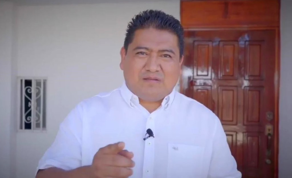 Beto Santos (foto), operador político y profesor busca ser candidato a diputado local.