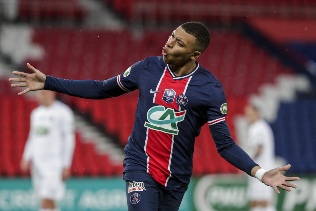  Keylor Navas atajó otro penal y Kylian Mbappé firmó un doblete para que el Paris Saint-Germain se instalase el miércoles en los cuartos de final de la Copa de Francia al vencer 3-0 a Lille. (AP)