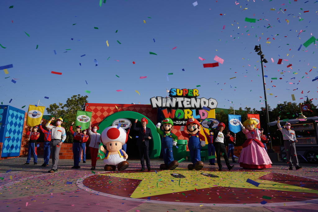Luigi, Mario, la princesa Peach y Kinopio fueron unos de los invitados especiales a la ceremonia. (INSTAGRAM / @universal_studios_japan)