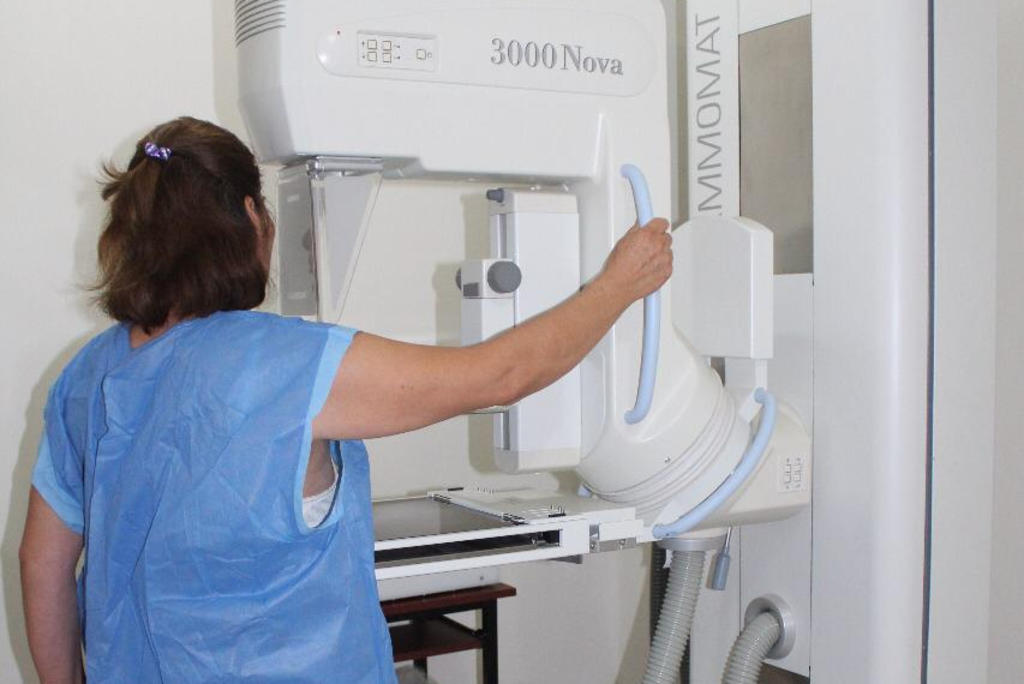 En Torreón, el estudio radiográfico que tiene como propósito detectar anormalidades en las mamas se practicará los días 19, 20 y 22 de marzo en la UMF número 66 ubicada sobre la calzada Ávila Camacho número 3020 oriente en la colonia Las Carolinas.
(ARCHIVO)
