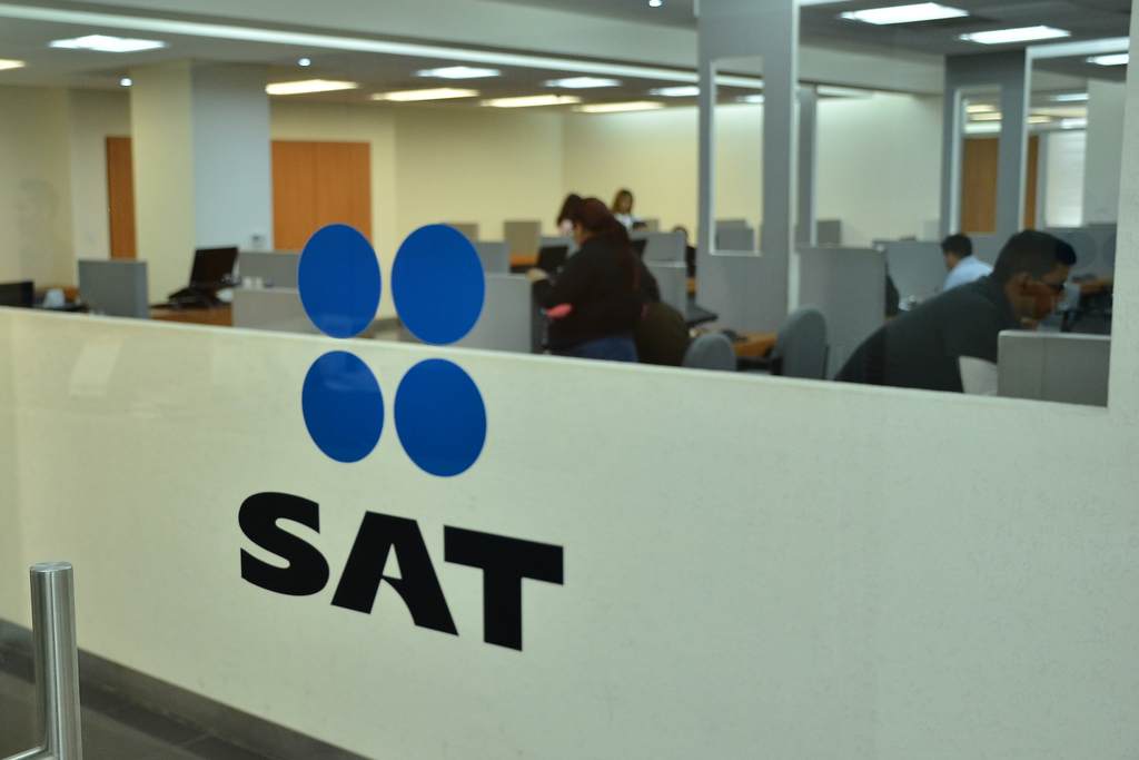 Para el SAT, los contribuyentes proporcionaron pruebas insuficientes, por lo que fueron colocadas en la lista negra. (ARCHIVO) 