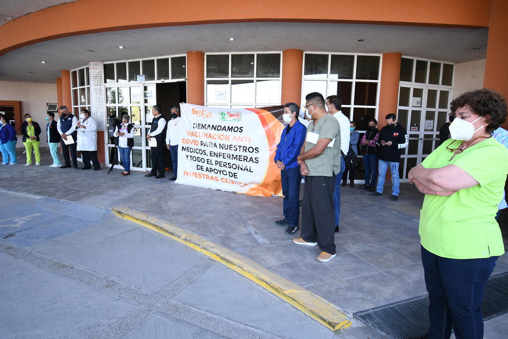 En Torreón, Saltillo, Sabinas, Monclova y Piedras Negras trabajarán bajo protesta ante la falta del esquema completo de vacunación contra el COVID-19. (FERNANDO COMPEÁN)