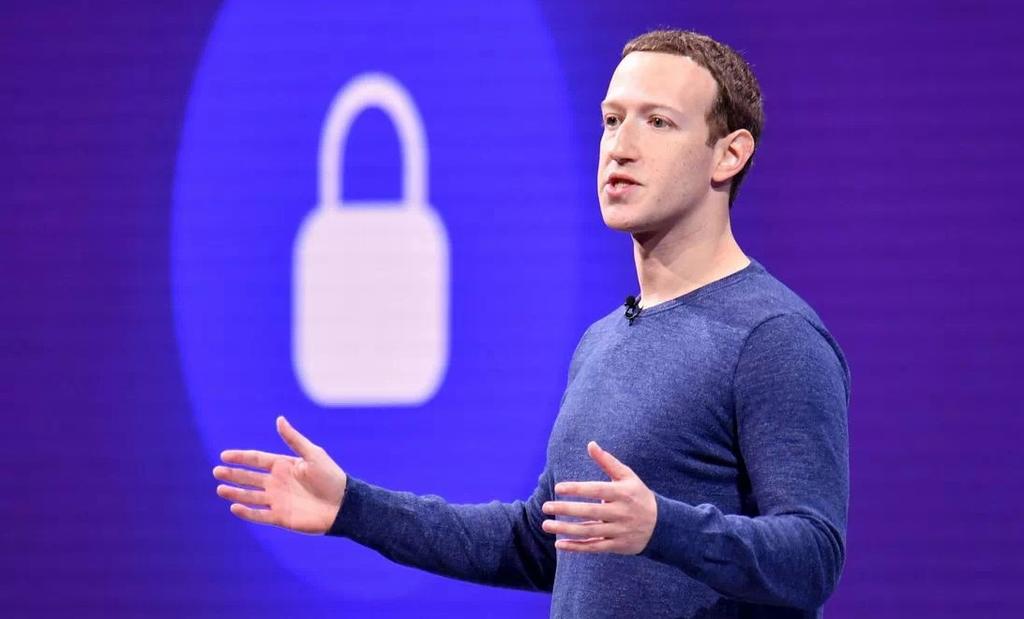 Sugiere que los cambios en sus términos de privacidad de Apple, podrían afectar a pequeñas empresas que se anuncian a través de Facebook (ESPECIAL)  