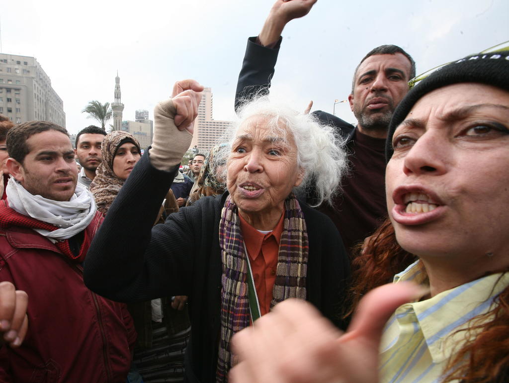 La pensadora feminista y socialista más destacada del siglo pasado en Egipto, Nawal al Saadawi, falleció este domingo a los 89 años, después de una prolífica carrera como escritora y una incansable lucha por los derechos de la mujer, que la llevaron incluso a la cárcel y al exilio. (ARCHIVO)