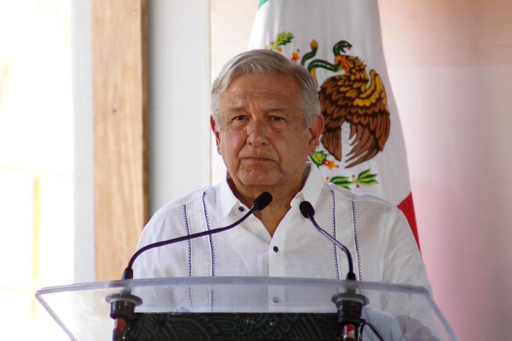 El presidente López Obrador anunció que la pensión universal para adultos mayores comenzará a entregarse a partir de los 65 años de edad, y no a los 68 años. (ARCHIVO)