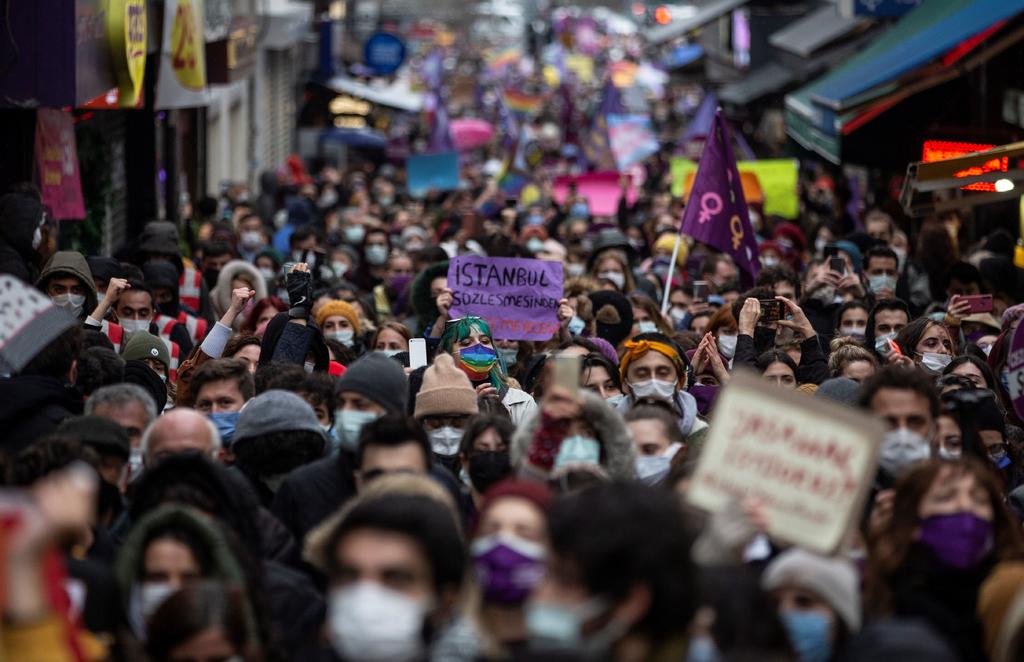 Turquía ha abandonado el Convenio de Estambul contra la violencia machista porque este acuerdo 'ha sido secuestrado para normalizar la homosexualidad', algo incompatible con los valores nacionales, según argumentó este domingo el Gobierno turco en un comunicado. (ARCHIVO) 
