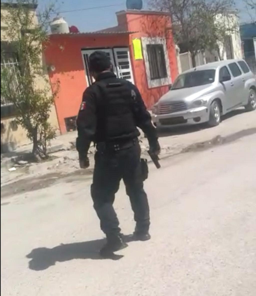 La Comisión de Derechos Humanos del Estado de Coahuila (CDHEC) investiga la denuncia pública de una familia en contra de un elemento de la policía preventiva de Ciudad Frontera quien amenazó a los ciudadanos con su arma de fuego.