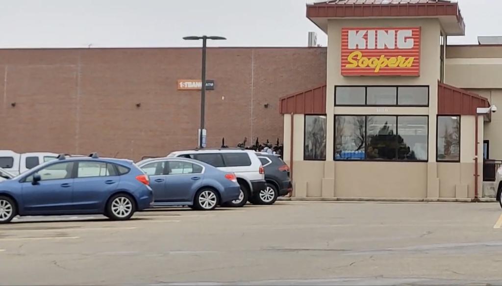 Dentro del supermercado de la cadena King Soopers en Boulder, Colorado, se ha registrado un tiroteo según informan las autoridades locales. (ESPECIAL)