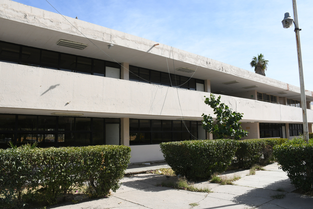 Las instalaciones de la antigua FCPyS servirán como una extensión de la Facultad de Derecho de la UAdeC. (FERNANDO COMPEÁN)