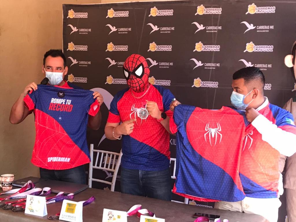 Los corredores locales recogerán sus playeras y kits durante el 28 y 29 de abril en la plaza Almanara. (ESPECIAL)