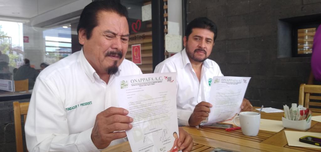 Aseguran que solo en La Laguna de Durango son alrededor de 130 mil vehículos de procedencia extranjera sin regularizar mientras que en el estado de Coahuila y Durango aseguró que hay cerca de 500 mil vehículos en estás condiciones.
(EL SIGLO DE TORREÓN)