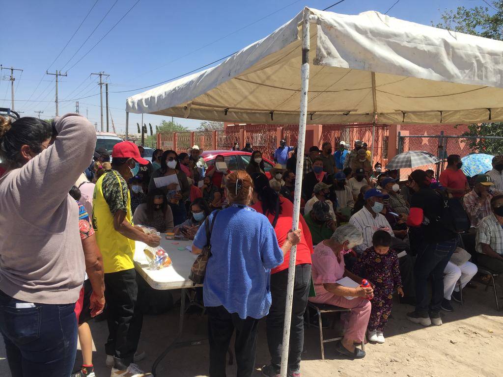 Serán más de 100 comunidades rurales las que se atenderán con 20 mil dosis que, aseguró Marina Vitela, llegarán solamente para la zona rural de Gómez Palacio, Durango. (EL SIGLO DE TORREÓN)