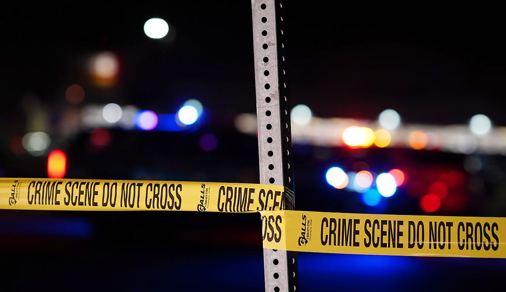 Un hombre disparó con su pistola contra una muchedumbre en las afueras de un bar en Filadelfia, hiriendo a siete personas, cuatro de ellas de gravedad, dijo la policía el sábado. El hombre era buscado por las autoridades. (ARCHIVO)