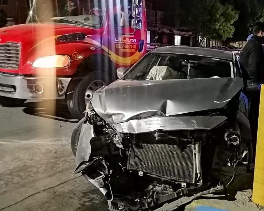 Se registró un accidente vial en el sector Centro de Torreón que dejó como saldo tres personas lesionadas y daños en tres vehículos. (EL SIGLO DE TORREÓN)