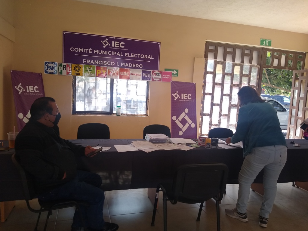 Ricardo Lugo, representante del IEC Madero, manifestó que se espera una importante participación ciudadana en la próxima jornada electoral. (EL SIGLO DE TORREÓN) 