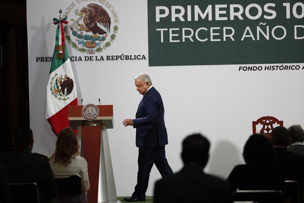 El presidente Andrés Manuel López Obrador aseguró que su política petrolera tiene como propósito respetar los contratos otorgados por la Reforma Energética el sexenio anterior, pero señaló que no se entregarán nuevos. (EFE)