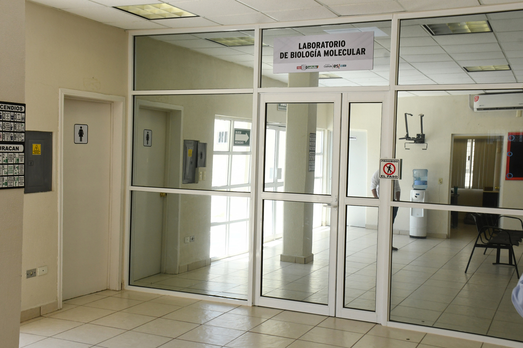 Extrabajadores del Laboratorio de Biología Molecular piden que el despido sea conforme a la ley. (ARCHIVO)