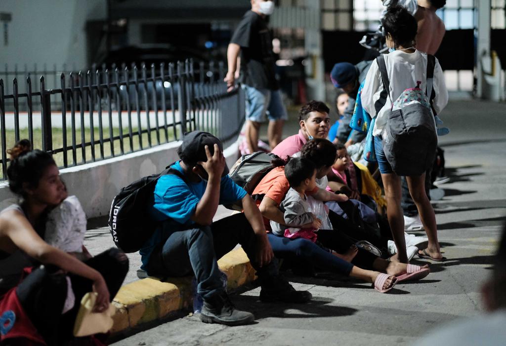 'The Washington Post' indica que los 171 mil migrantes detenidos a lo largo de la frontera entre Estados Unidos y México el mes pasado subrayan el desafío que enfrenta la administración de Joe Biden.
(ARCHIVO)
