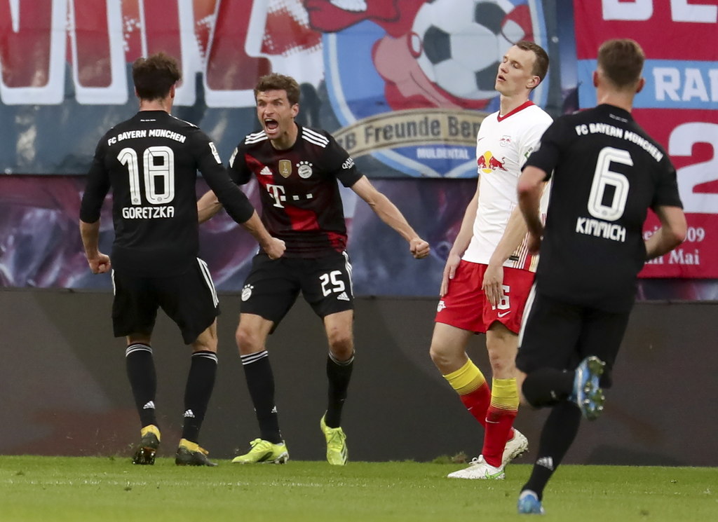 Con gol de Leon Goretzka, Bayern Múnich venció 1-0 al Leipzig, y tomó distancia de siete puntos en la cima de la Bundesliga.