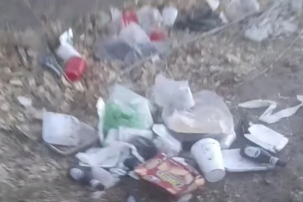 Un habitante expuso la cantidad de basura acumulada.