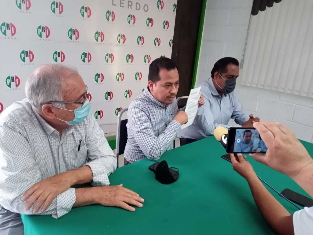 El dirigente del PRI en Lerdo, Juan José Carrillo, pidió piso parejo para los funcionarios.