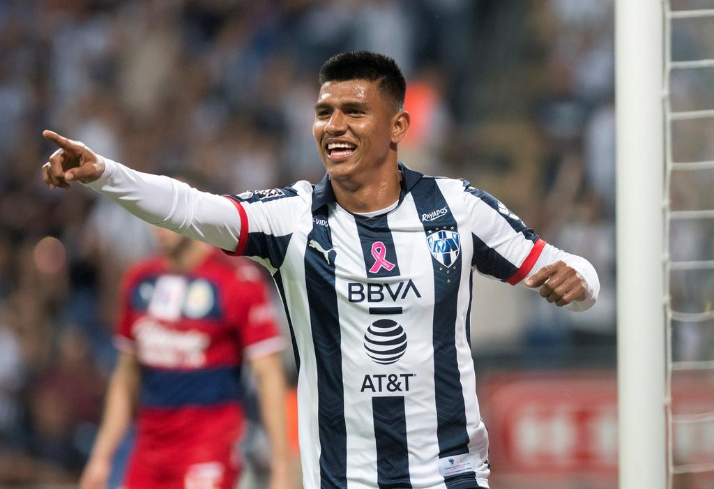 Un pequeño 'problema' tuvo Jesús Gallardo, jugador de Monterrey, cuando llegó a República Dominicana donde los regios jugarán el jueves ante el Atlético Pantoja y se dio cuenta que no tenía su pasaporte. (ARCHIVO)