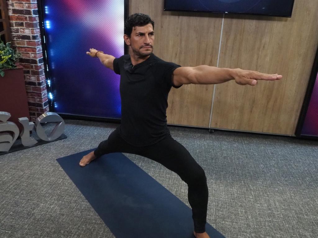 Marcos Jassan activa la conciencia a través del yoga