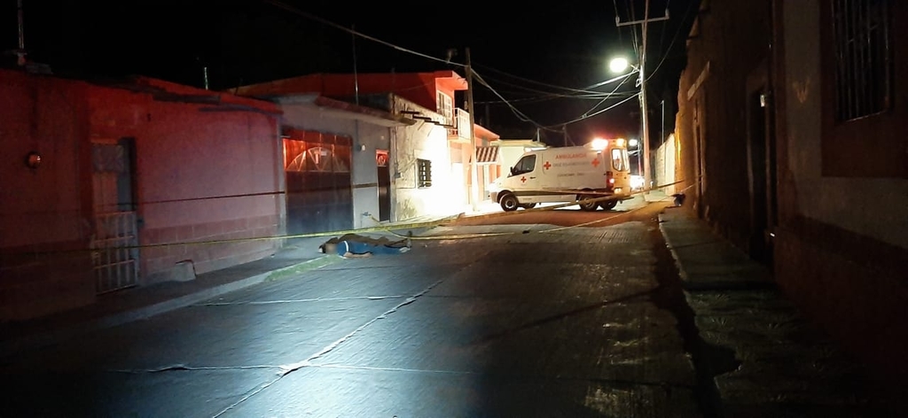 Los familiares identificaron al hombre que encontraron sin vida en Cuencamé, el cual presentaba varios impactos de arma de fuego. (EL SIGLO DE TORREÓN)