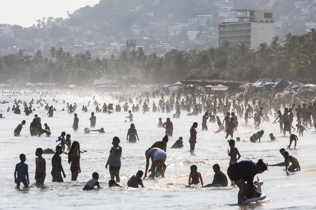 Miles de mexicanos y laguneros utilizaron las vacaciones de Semana Santa para visitar algunas de las playas del país. (ARCHIVO)