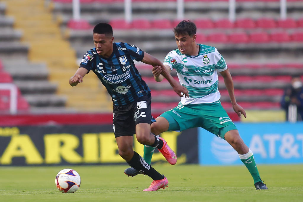 Querétaro venció a Santos Laguna por 1 - 0 en la Jornada 14 del Guardianes 2021,lo que en riesgo el boleto directo a la Liguilla de los Guerreros. (JAM MEDIA) 
