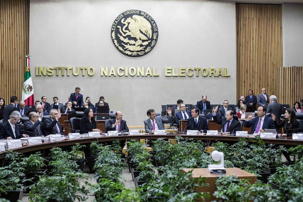 Explicó que no se piense que está en contra del consejero presidente del INE, Lorenzo Córdova. (ARCHIVO)
