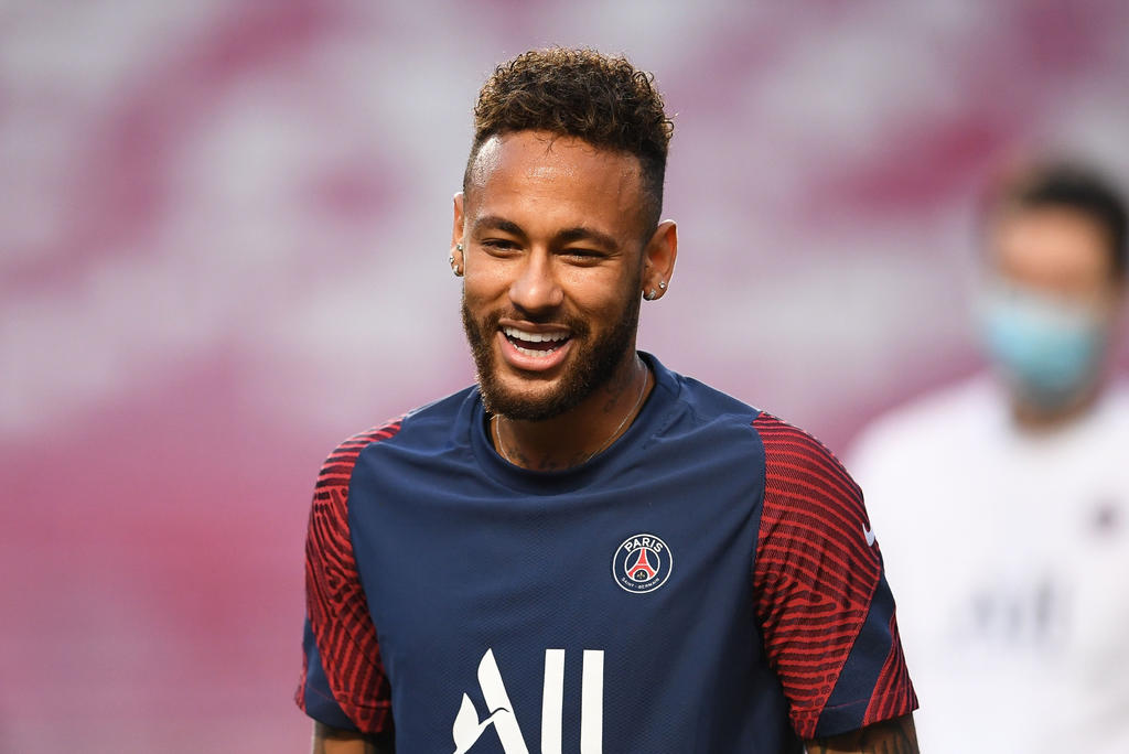 El delantero brasileño Neymar dijo desde París, al término del encuentro entre el PSG y el Bayern Múnich por los cuartos de final de la Liga de Campeones, que en el conjunto francés se siente como 'en casa'. (ARCHIVO)