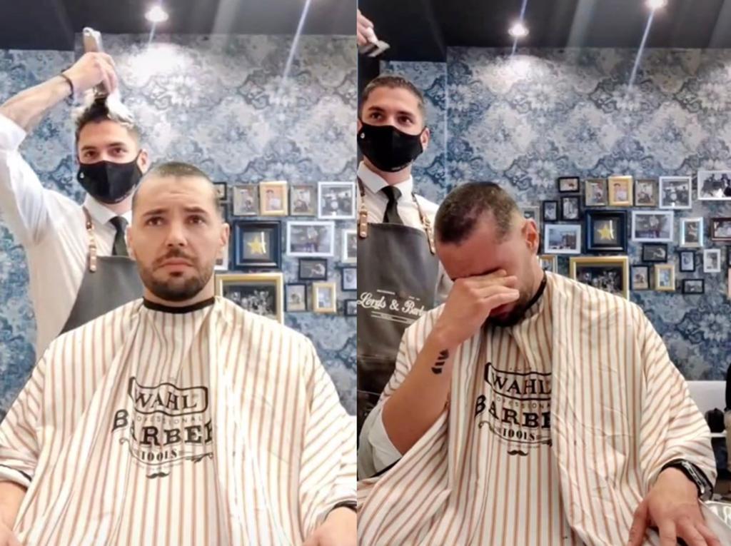 La gente aplaude el gesto del peluquero. (INTERNET)