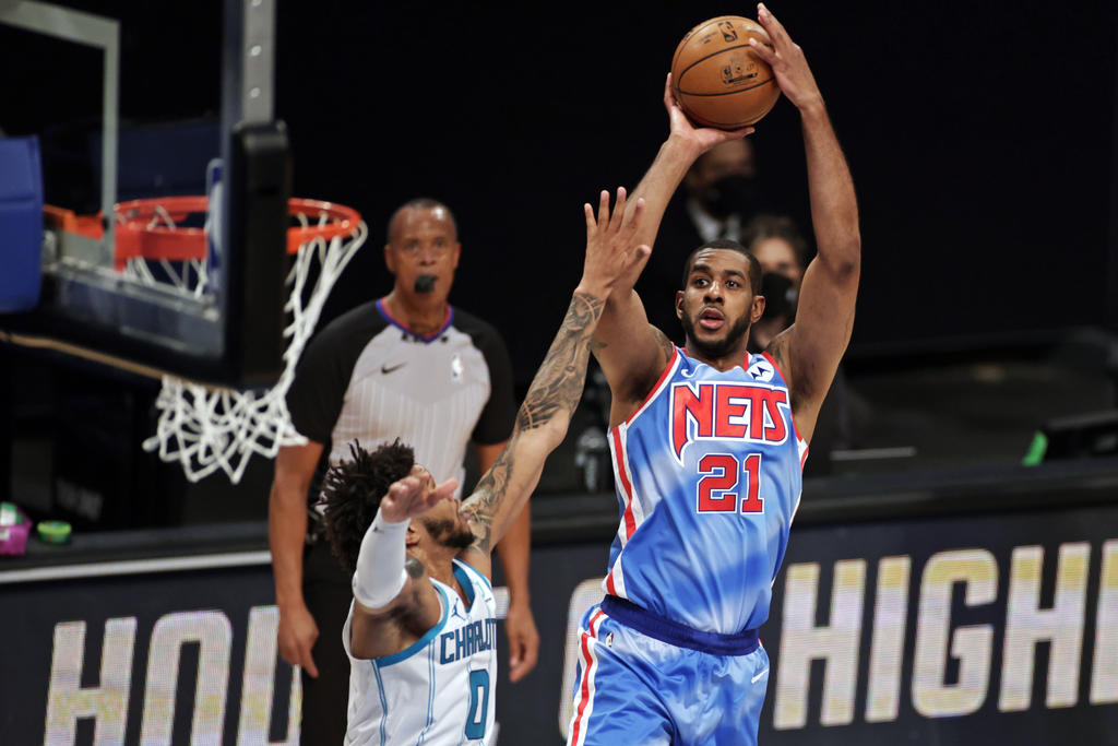 LaMarcus Aldridge anunció el jueves su retiro de la NBA tras revelar que padeció arritmia durante su último partido con los Nets de Brooklyn. (AP)
