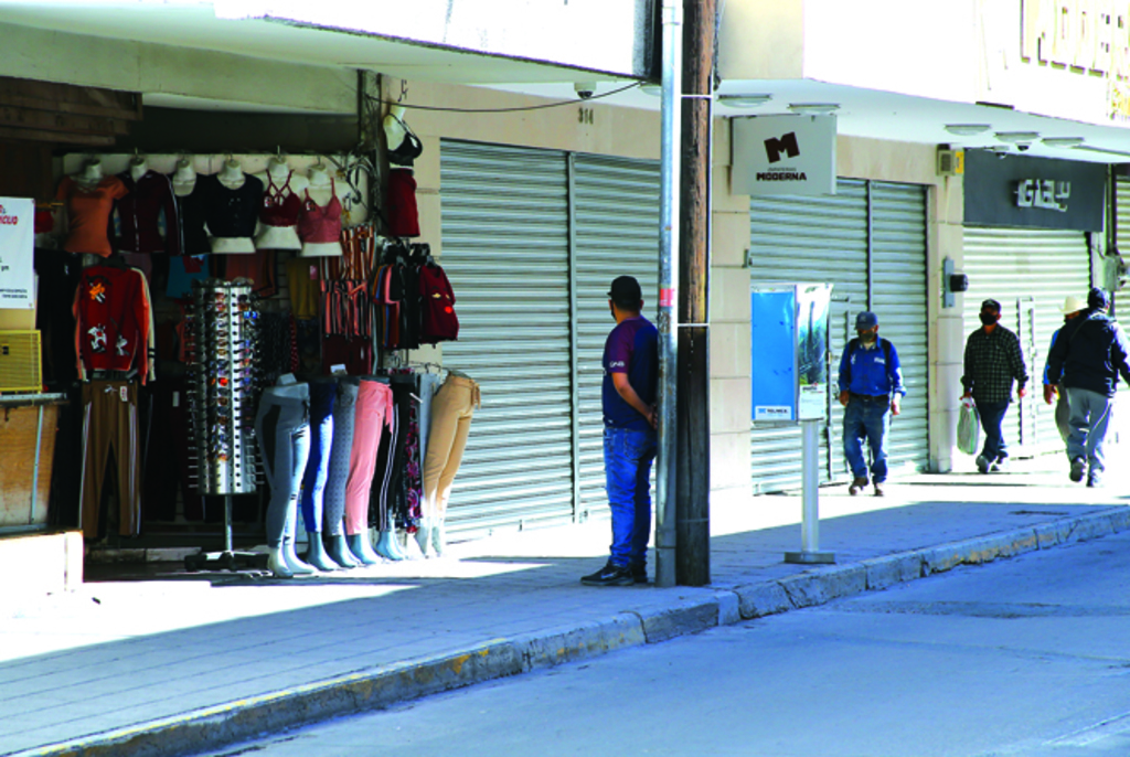 Los pequeños comercios se mantienen trabajando con una baja utilidad, debido a que las personas tienen poco margen para hacer compras. (EL SIGLO DE TORREÓN) 